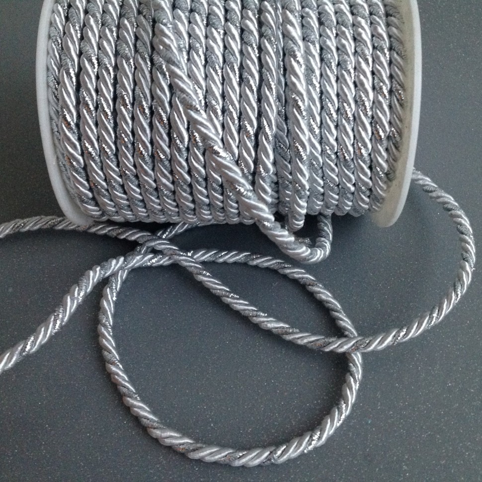  Шнур декоративный витой (канатик) 4 мм двуцветный: белый/серебро №6233.1